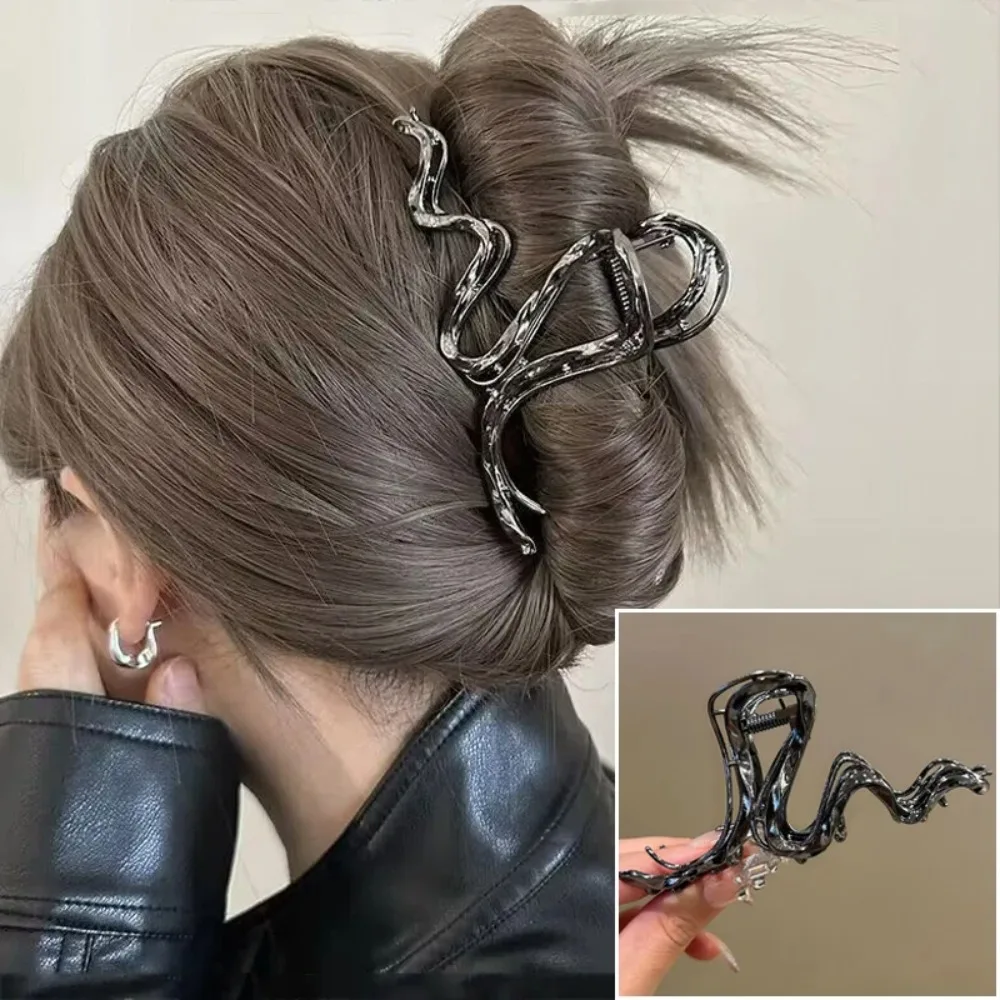 Y2K Geometric Hair Claw Clip Korean Silver Black Butterfly Metal Shark Clip High Ponytail Elegant Headdress Styling Tool