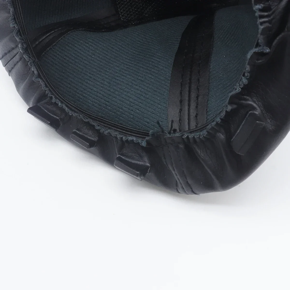Bota de botão de mudança de marcha para Iveco Daily IV 2006-2011 LHD PU Leather Gaiter Plastic Frame Surround Trim Case substitui poeira de 5/6 velocidades