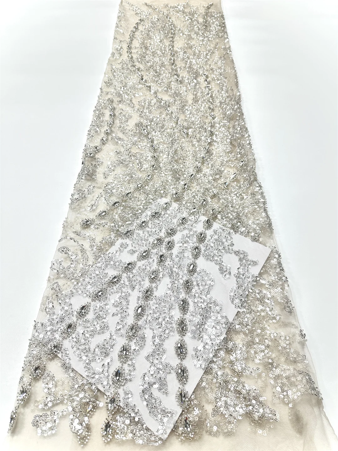 

Luxury Stones African Lace Fabric 2026 High Quality Sequins Beads Lace Fabrics For Nigerian Wedding French Tulle Lace Fabric