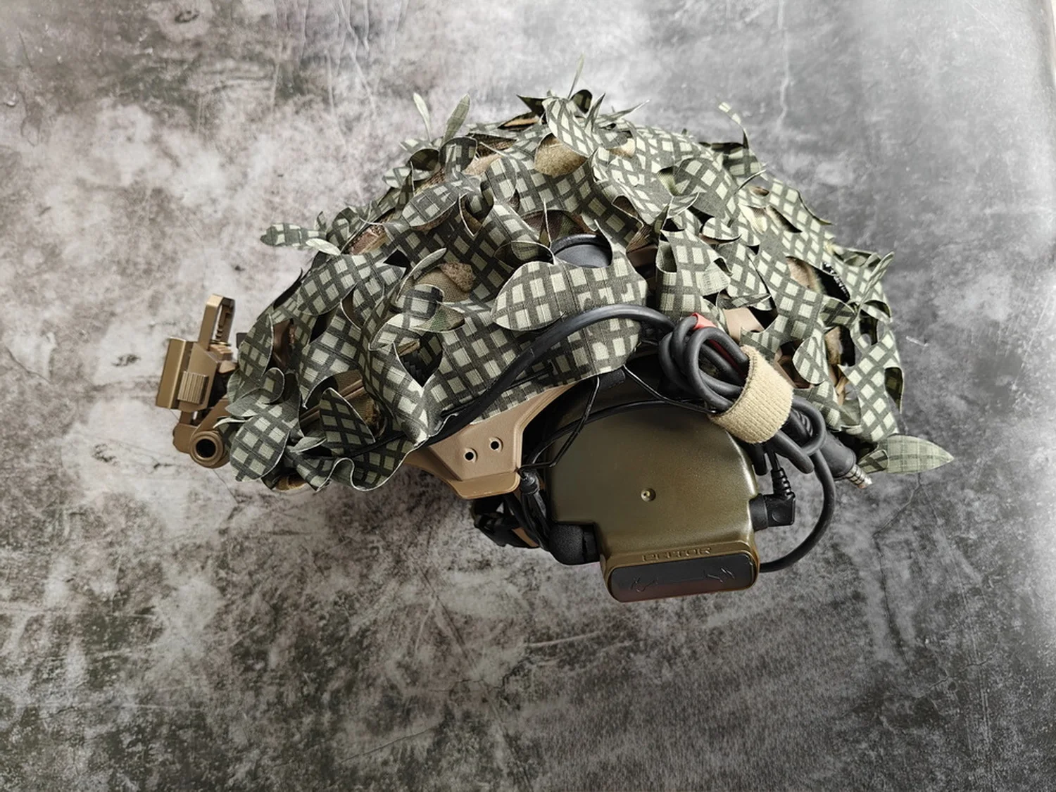 Funda de red camuflaje con bloqueo IR para casco táctico FAST - imagen 4