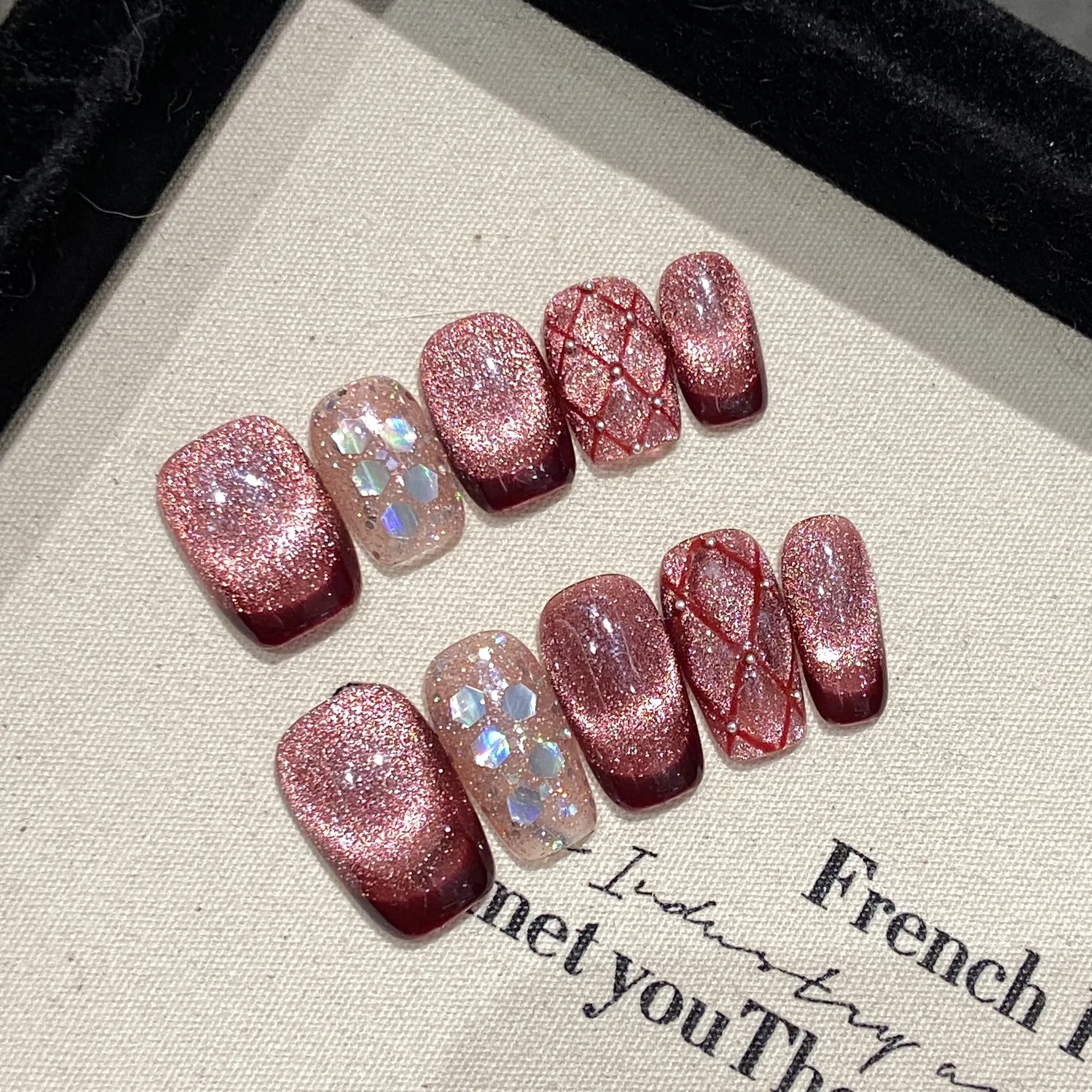 

10pcs Pure Hand Pressed Coffin/Square Nail Art,Nice Fake Nails,Clear Raspberry With Wine-Red French Cat's Eye,Suitable For Women