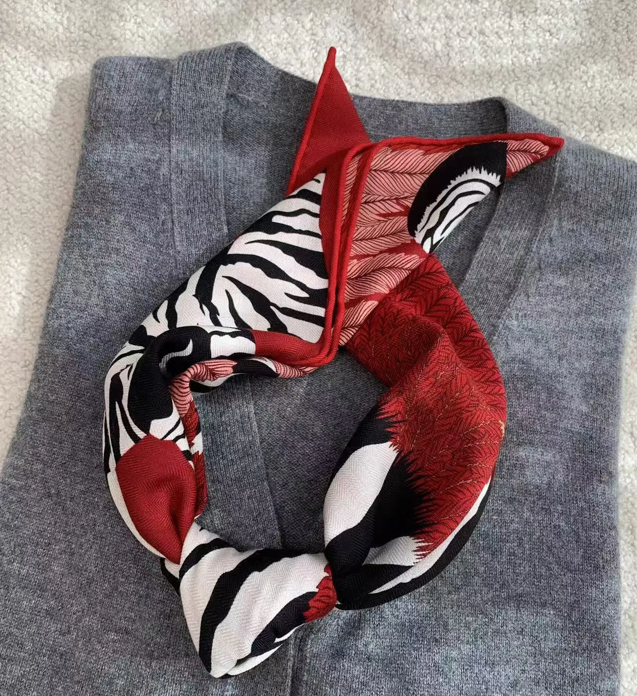 

70% Wool 30% Silk Square Scarf for Women Autumn Spring Vintage Red Animal Leopard Print Neck Scarves Muffler Ladies