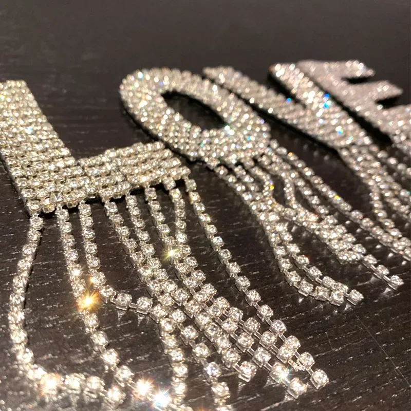 A-Z Tassel Rhinestone angielska litera żelazko na plastry na odzież aplikacja 3D wykonane ręcznie wyszywane koralikami naklejka na ubrania litera