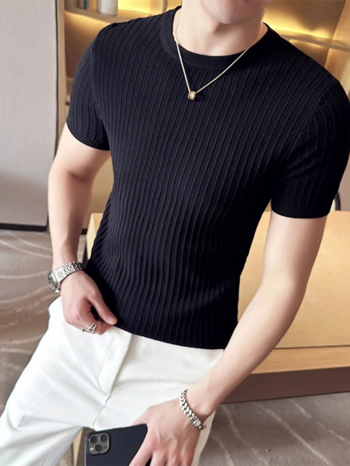 

Slim Fit Knitted ort Sve T-irt round Ne f Sve Korean Sle Faionable Elastic Tight Base irt for Men