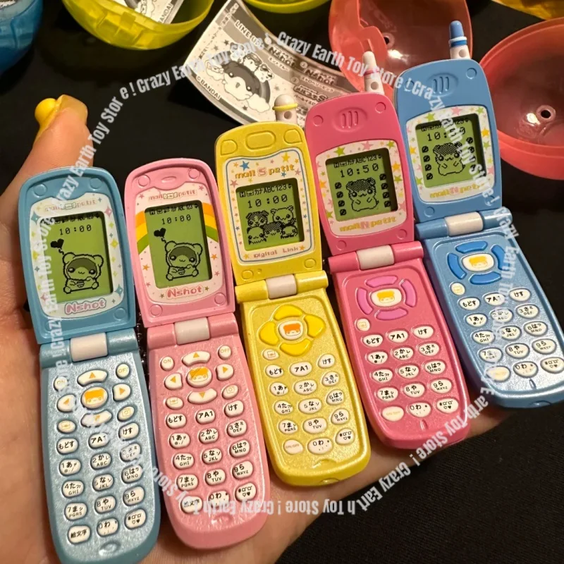 

【 In Stock 】 Bandai Genuine Mini Flip Phone, Hamster, Retro Miniature Phone, New Color, Fashionable Trend, Twist Toy