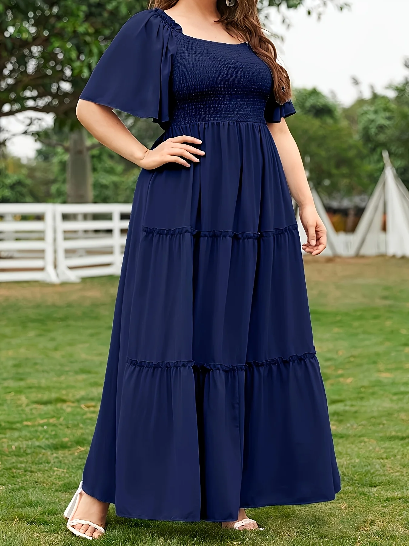 فستان ملفوف أنيق وأنيق