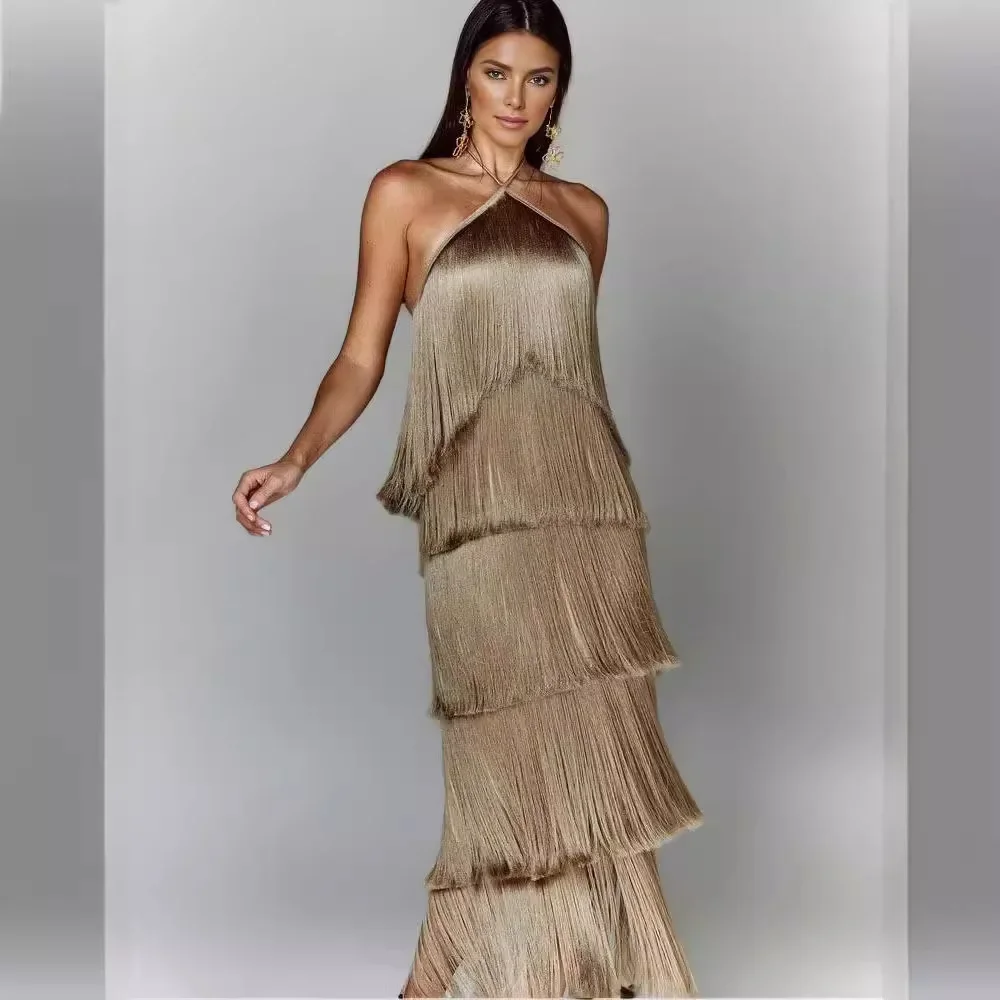 Vestido con abertura sin espalda y flecos con cuello a la moda para mujer