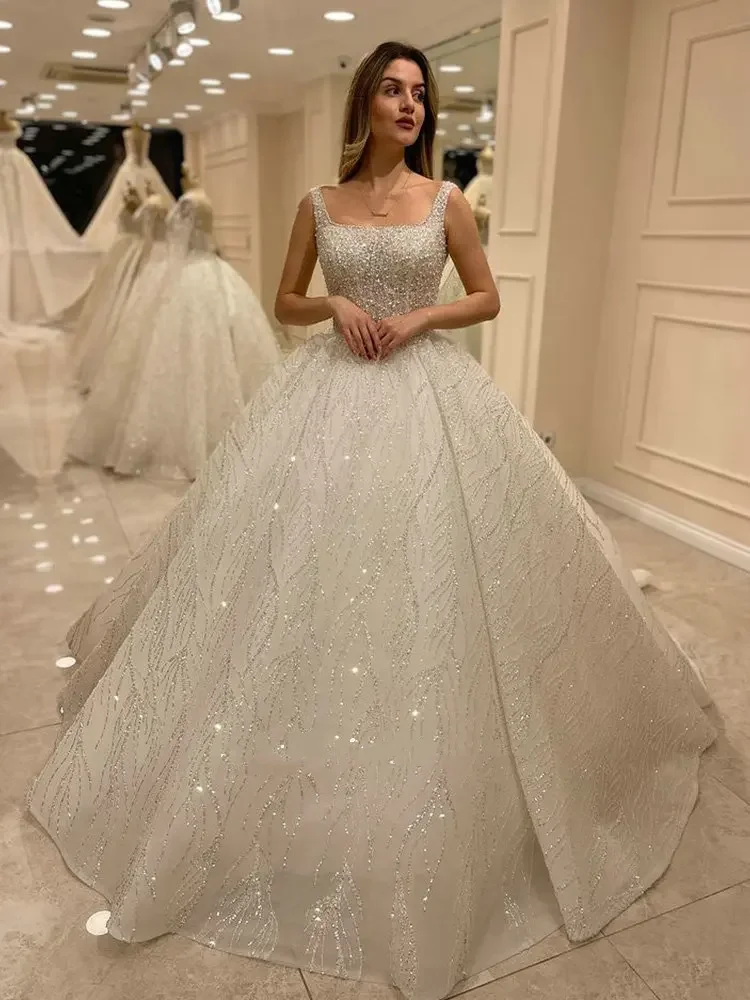 

Princess Sleeveless Beads Sequins Dubai Ball Gown Wedding Dresses For Women Square Collar Pearls Saudi Arabic Bridal Dress 2024