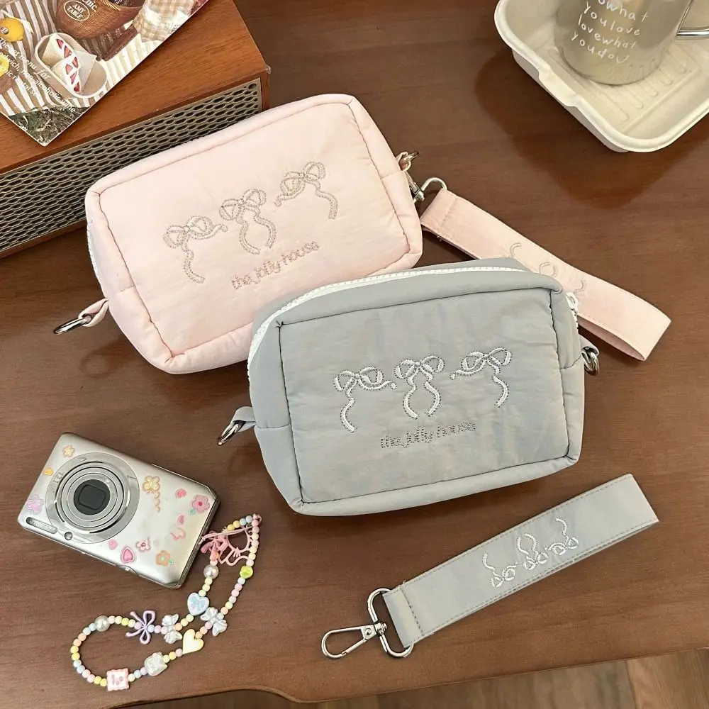 Con cordino con cerniera, cinturino da polso, portafoglio, portachiavi, borsa con fiocco ricamato, borsa per trucco, borsa per auricolari, borsa per rossetto, tasca per monete in nylon