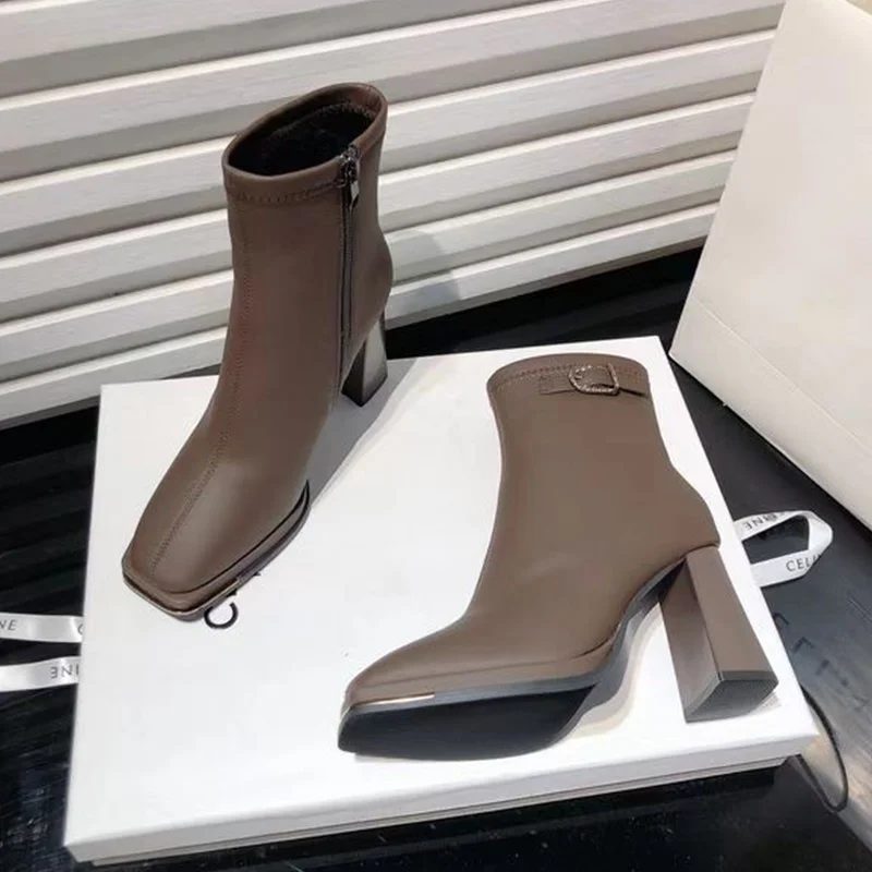 

Ботильоны женские, пикантные, на высоком каблуке, роскошная обувь, новинка 2025, дизайнерские зимние короткие ботинки на массивном каблуке с квадратным носком, туфли-лодочки, женские ботинки челси
