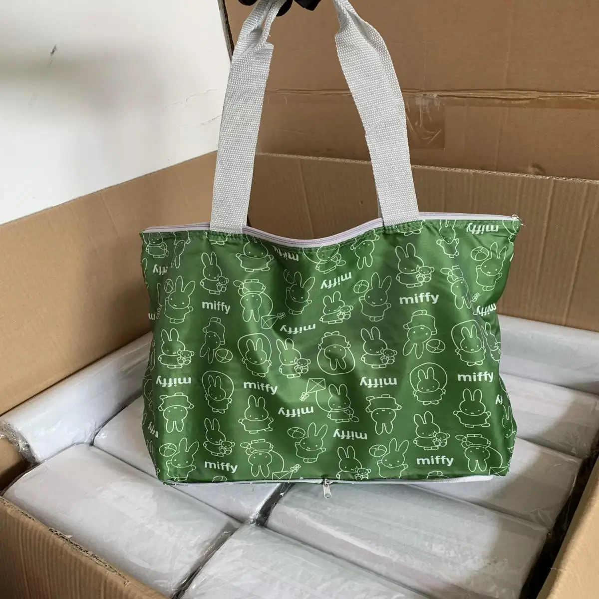 

Зеленая складная сумка для покупок Miffy Rabbit на одно плечо, водонепроницаемая, легкая, легкая для переноски и коллекционирования