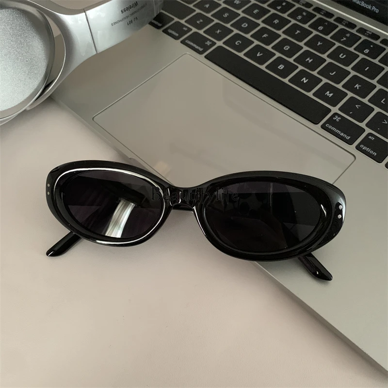 

New Korean retro literary sunglasses sunscreen fashion high-end face small casual sunglasses