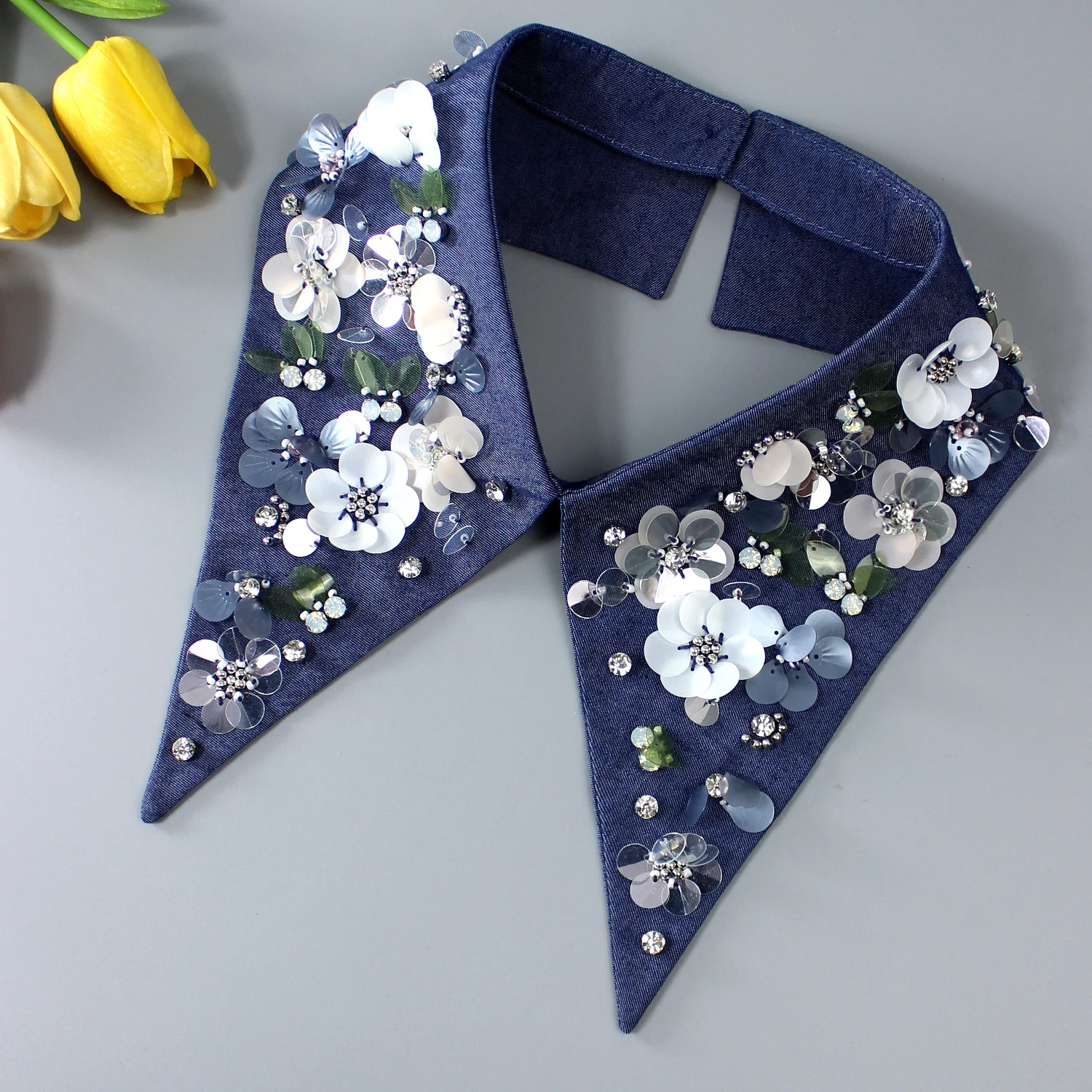 1 Stück hochwertiger und luxuriöser Kunstkragen, eine Deluxe-Version mit glänzendem Ausschnitt. Dieses vielseitige Accessoire für Frauen – Detail 5