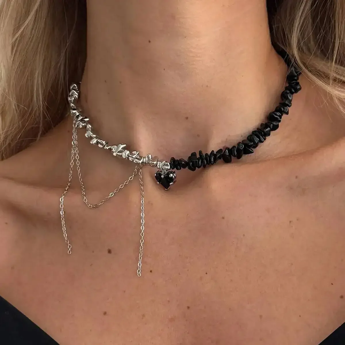 

New Fashion Creative Exquisite Irregular CCB Black Stone Bead Acrylic Crystal Chain Heart Pendant Necklace Women Jewelry Gifts