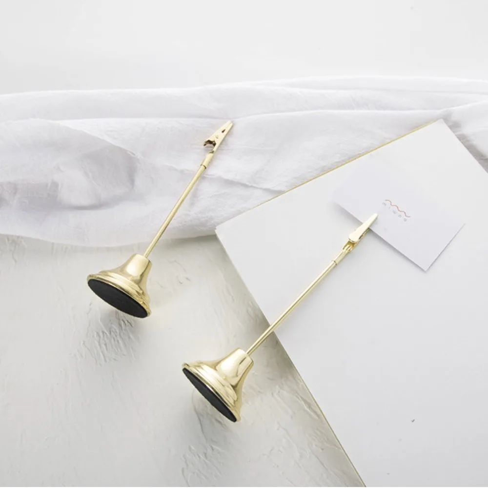Metal Table Number Holder Electroplated Spring Loaded Alligator Clip Holder Multi Colors Pyramid Shape Seat Card Clamp