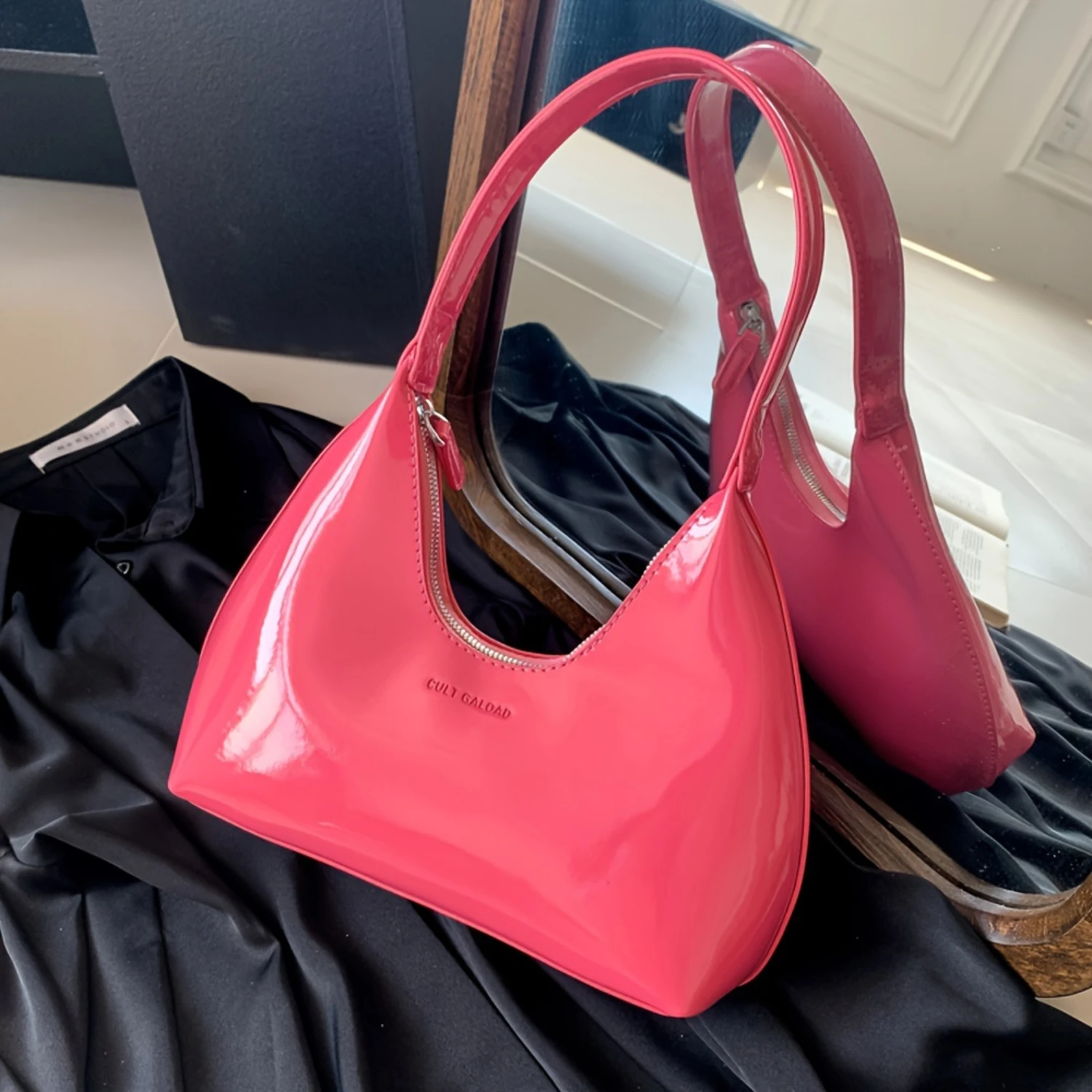 시크한 광택 PU 가죽 숄더백 - 모든 상황에 맞는 다재다능하고 내구성이 뛰어난 패션 토트백