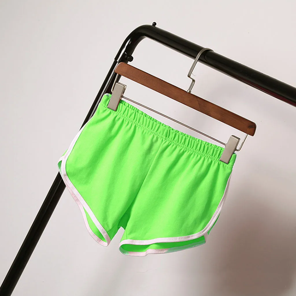 Mini shorts casuais em casa para mulheres, leves e confortáveis, bem próximos, simples, versáteis, ioga, corrida, moda