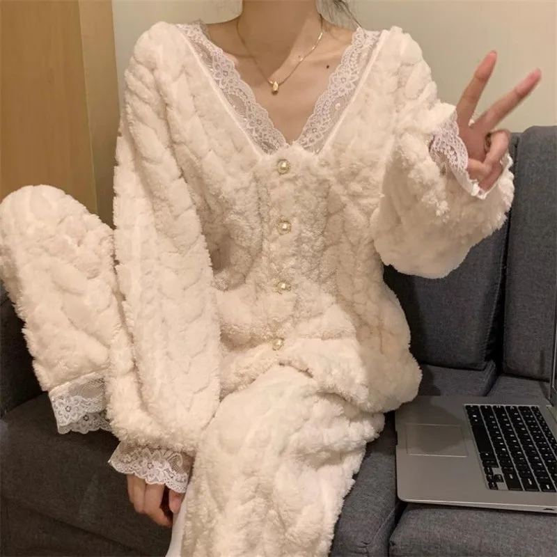 Autumn and winter small fragrant coral velvet pajamas women\'s V-neck lace flannel and velvet thickened plus-size home wear