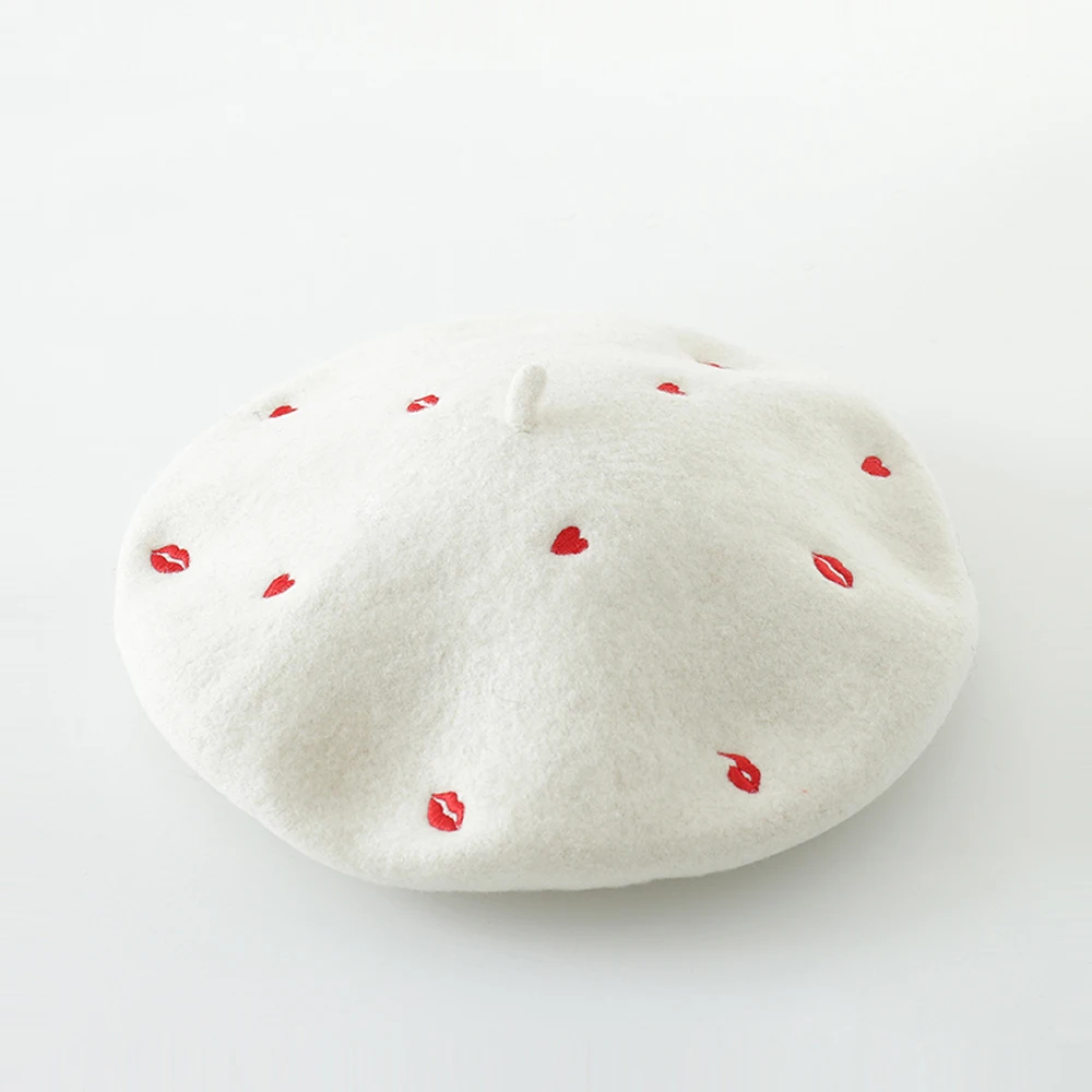 

Women Wool Beret With Hearts and Lips embroidery