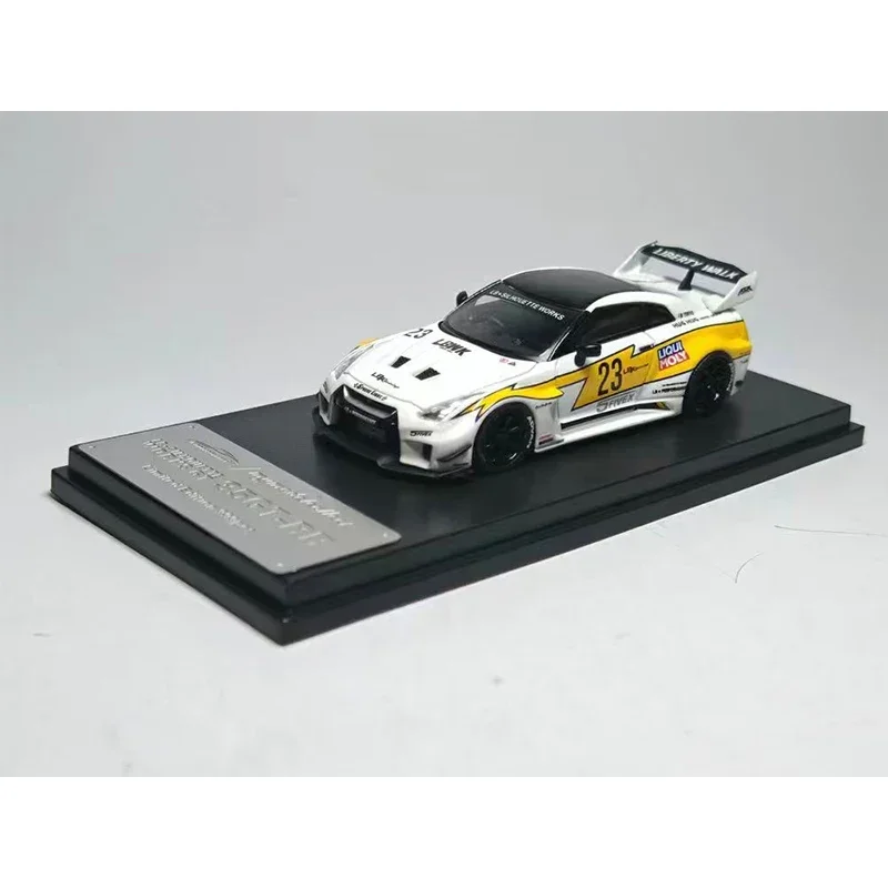 PreSale MC 1:64 LBWK GTR R35 White Flash 23 1.5 3.0 35GT-RR Diecast Diorama Car Model Collection Toys  MC