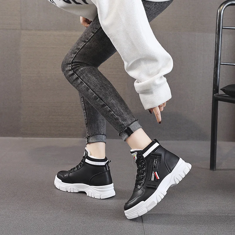 

Boots Women's 2023 Winter New Style Plus Velvet Thick Boots Women's Platform Short Leather Boots Thick Soled Casual Cotton Shoes
