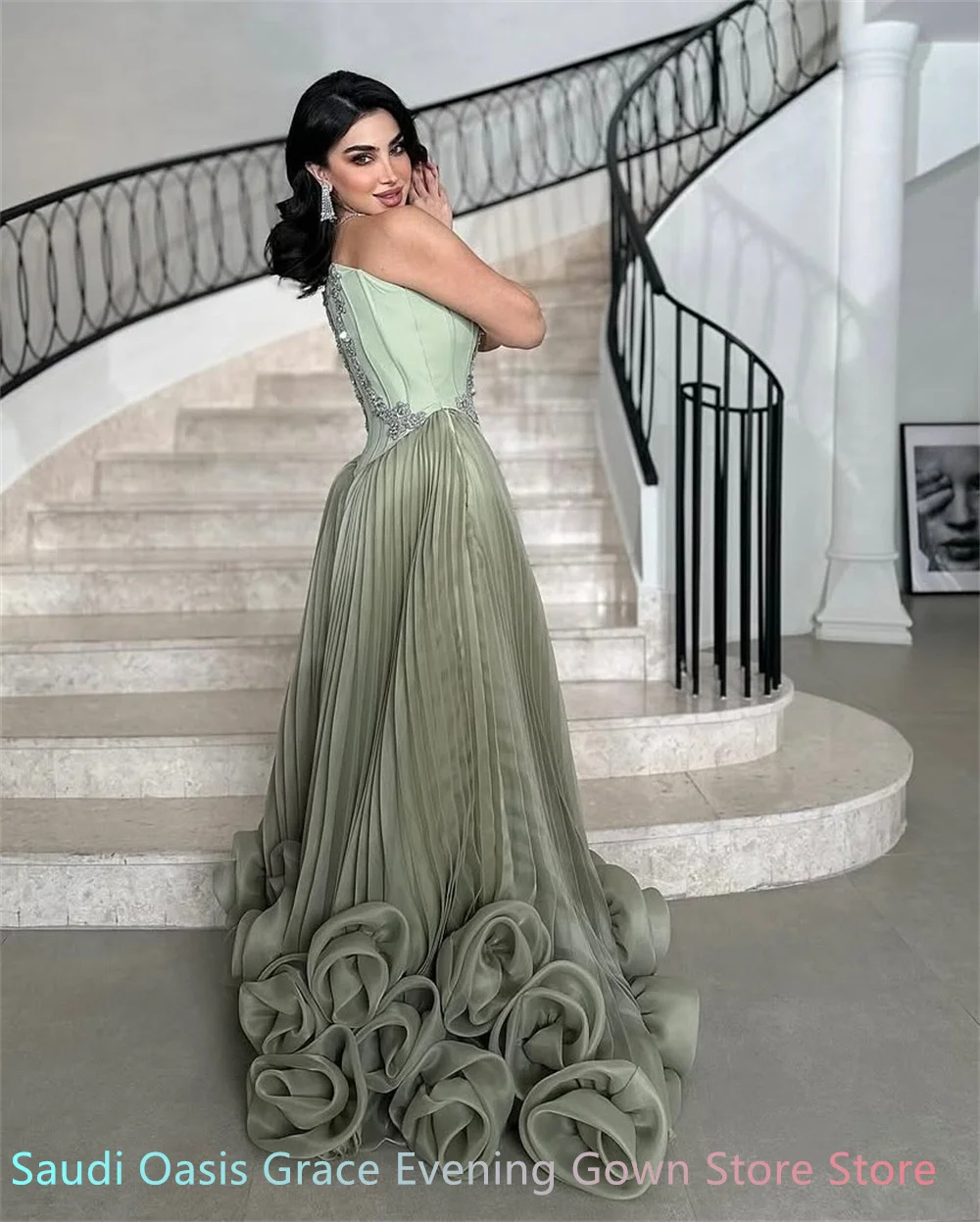 Customized Exquisite Green Organza Vestido De Noche Elegant Strapless Crystal Tiered Crystal Zipper Back Vestido De Festa 4