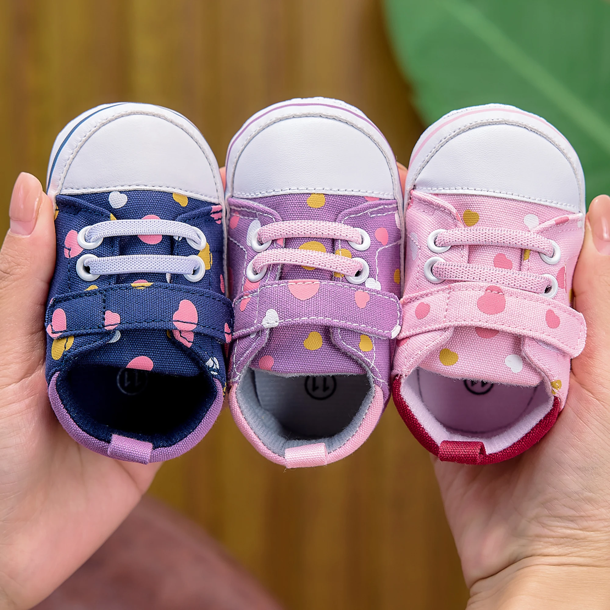 

Adorable Baby Boy Girl First Walking Shoes with Cute Heart Design Non-slip Soft Sole Canvas Sneakers for Infants