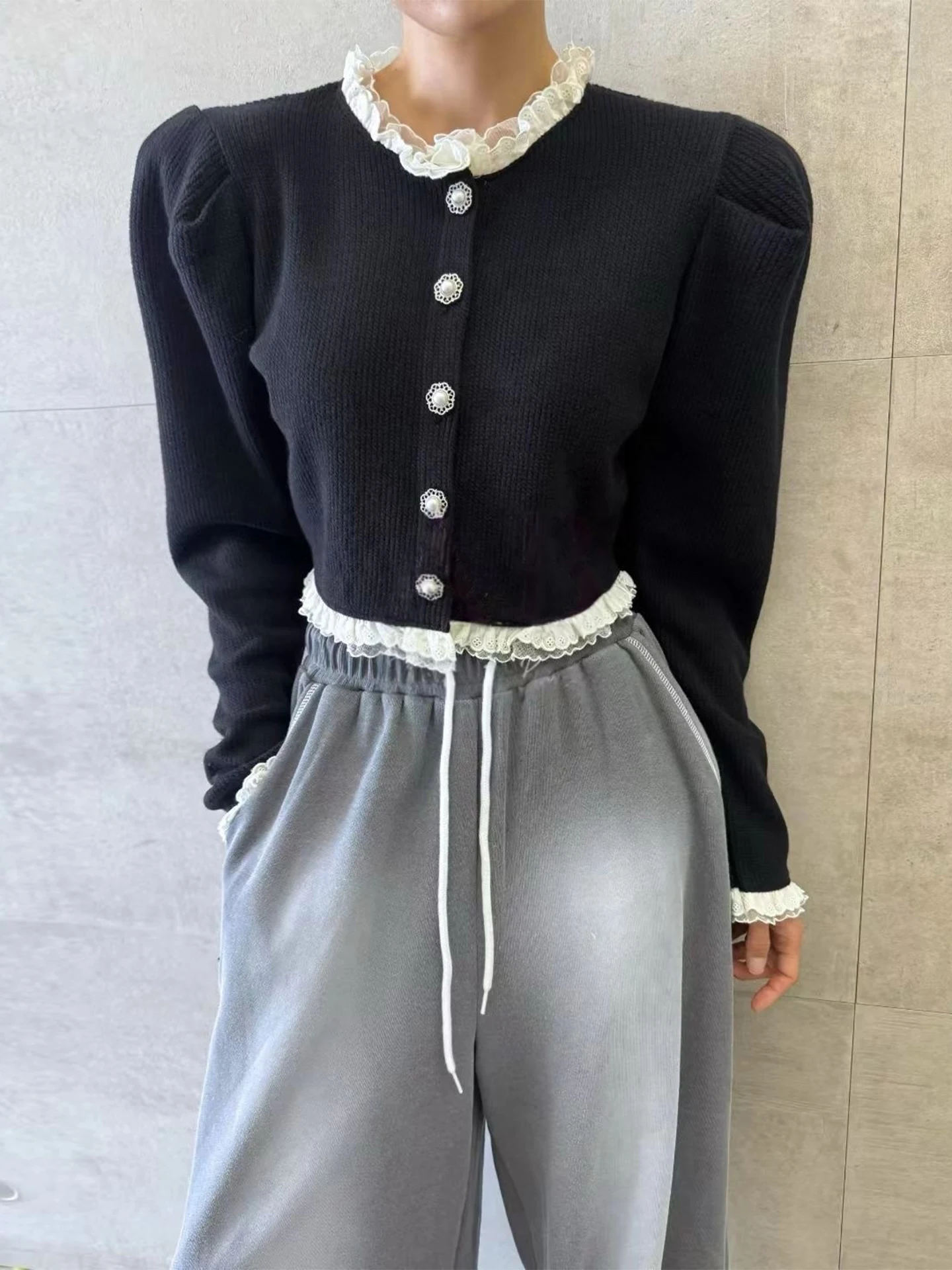 

Вязаный открытый кардиган с кружевной отделкой, женский свободный кардиган, осень-зима, модный повседневный трикотаж на одной пуговице, полиэфирное волокно