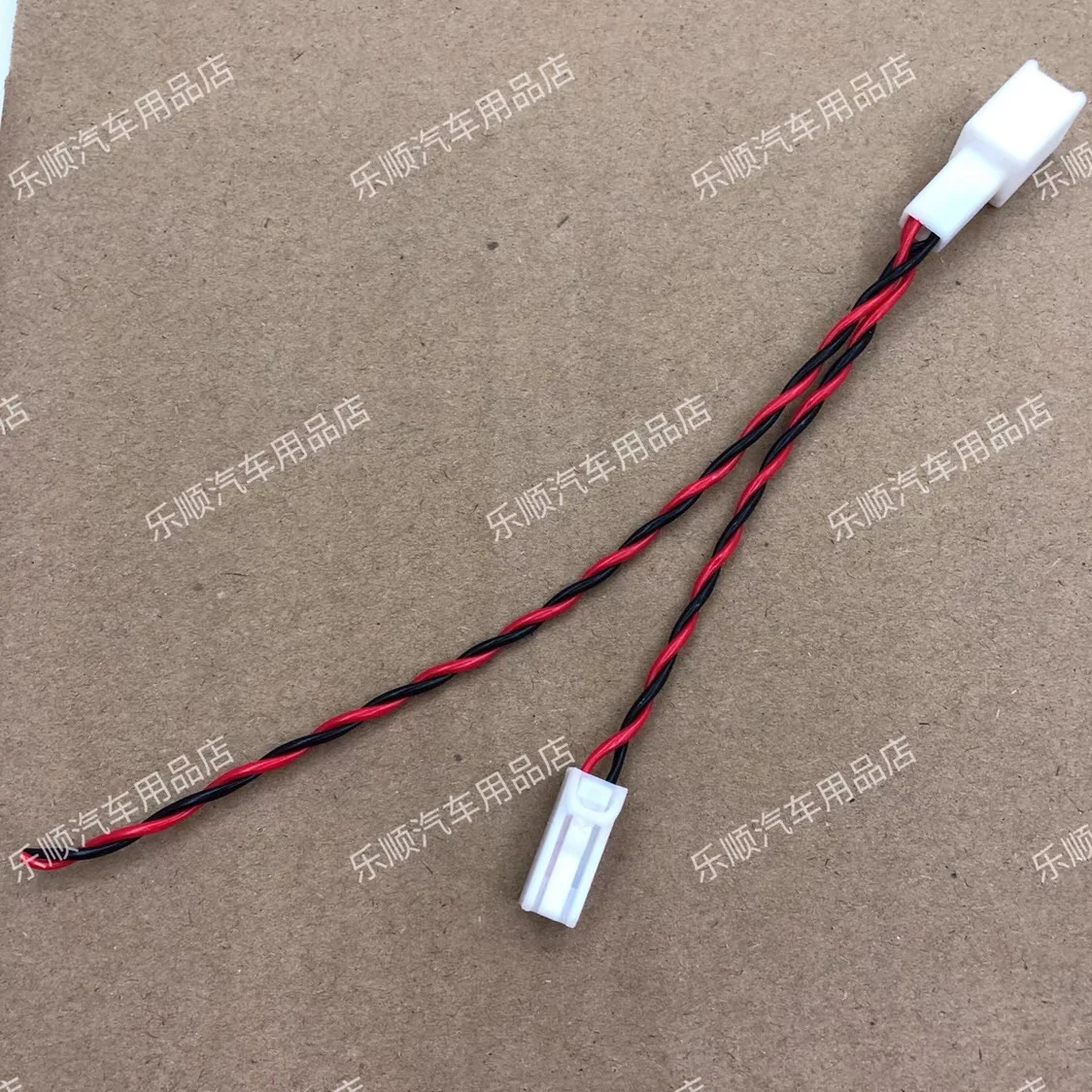 

14, задние фонари третьего поколения, высокие стоп-сигналы, неразрушающий жгут проводов, модификация соединительного провода