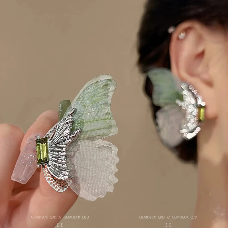 Mori dream elf butterfly stud earrings ins wind beauty to circle gradual change earrings charming romantic atmosphere earrings