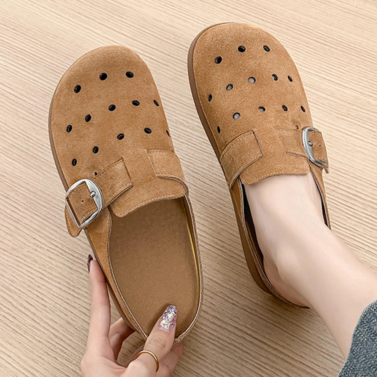 

Женские коричневые замшевые сабо с перфорированной пряжкой, замшевые сабо, кожаные сабо, пробковые сандалии на ножке, картофельная обувь, мягкие сабо, тапочки