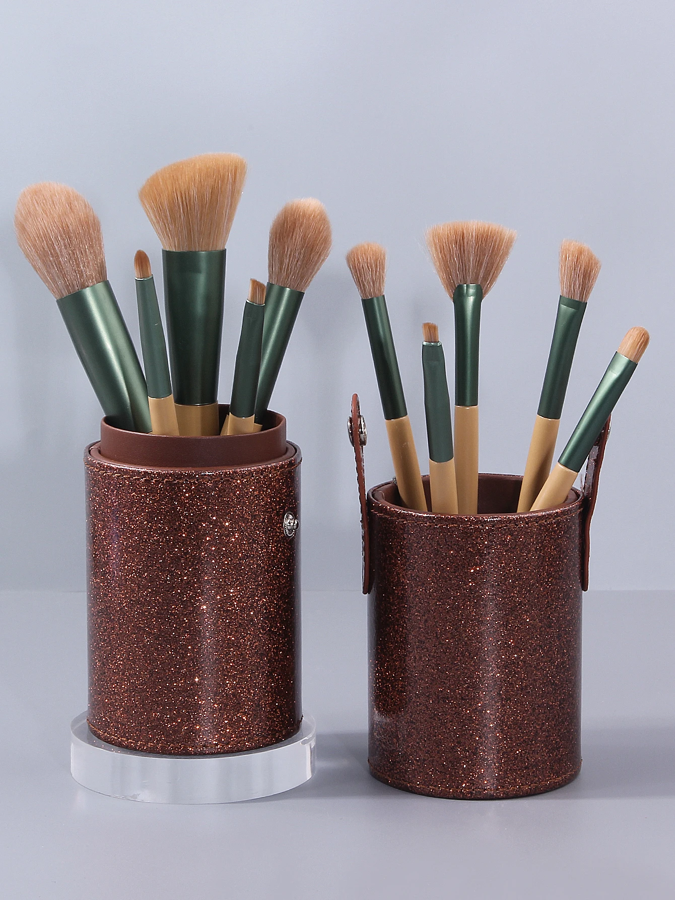 مجموعة فرش مكياج مكونة من 10 قطع مع دلو تخزين لامع - أدوات تجميل لظلال العيون وأحمر الخدود ذات شعيرات ناعمة #2