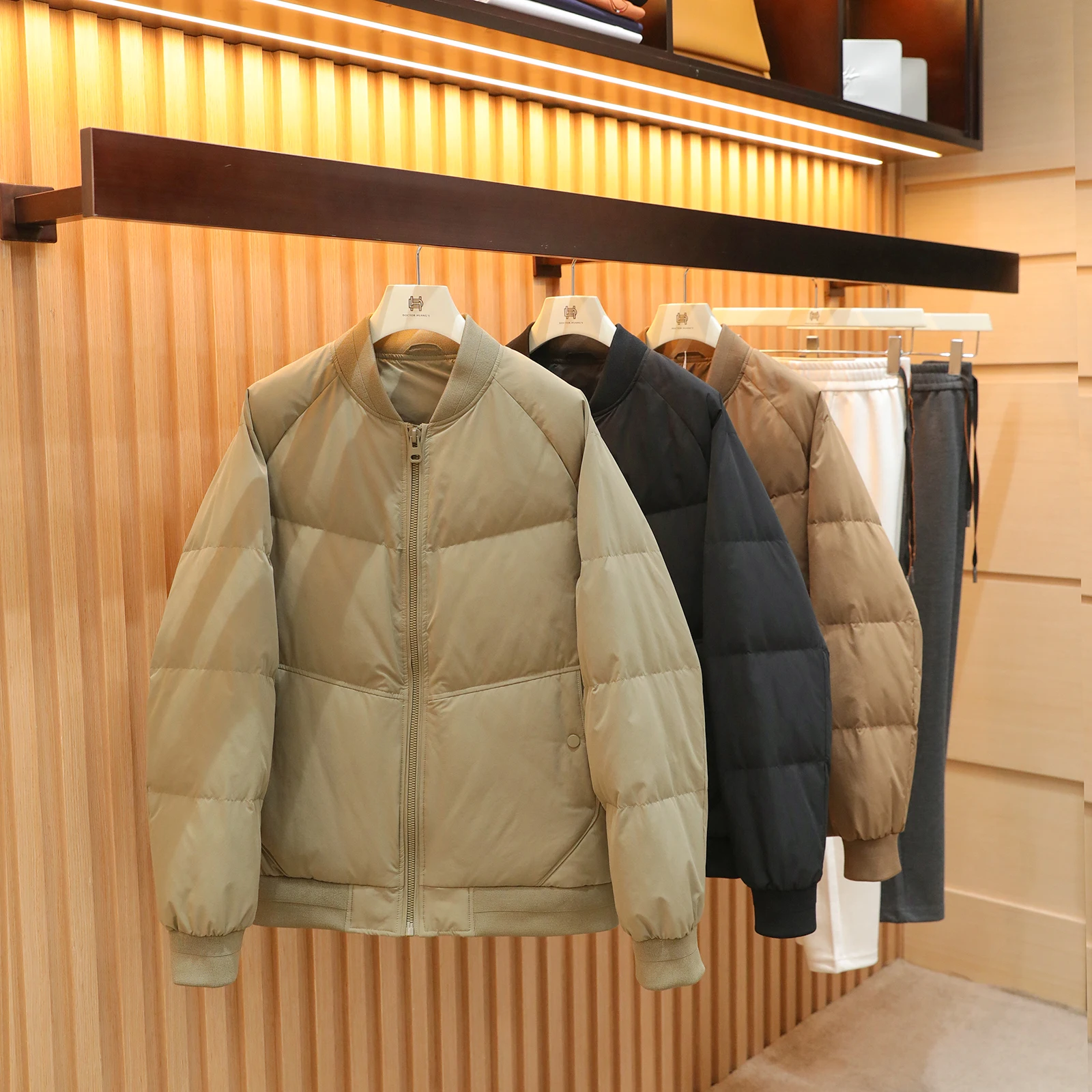 

Мужской уличный легкий повседневный классический бейсбольный воротник Flight Jaet пуховое пальто осень-зима Новое поступление Доктор.Huang's