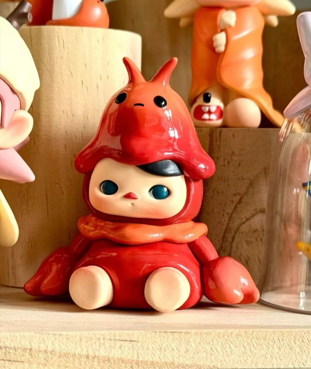 

POP MART PUCKY: Серия «Праздник» — Загадочная коллекционная фигурка-сюрприз в закрытой упаковке для декора рабочего стола и в подарок