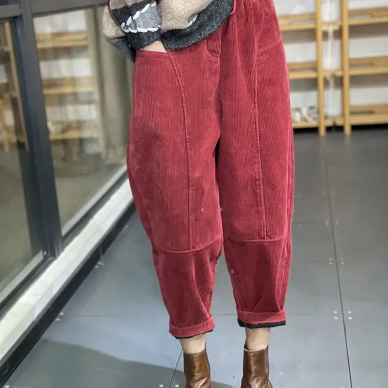 

2023 Autumn And Winter Literature And Art Fashion Retro Loose Splice Versatile Corduroy Straight Sleeve 9-inch Pants For Women