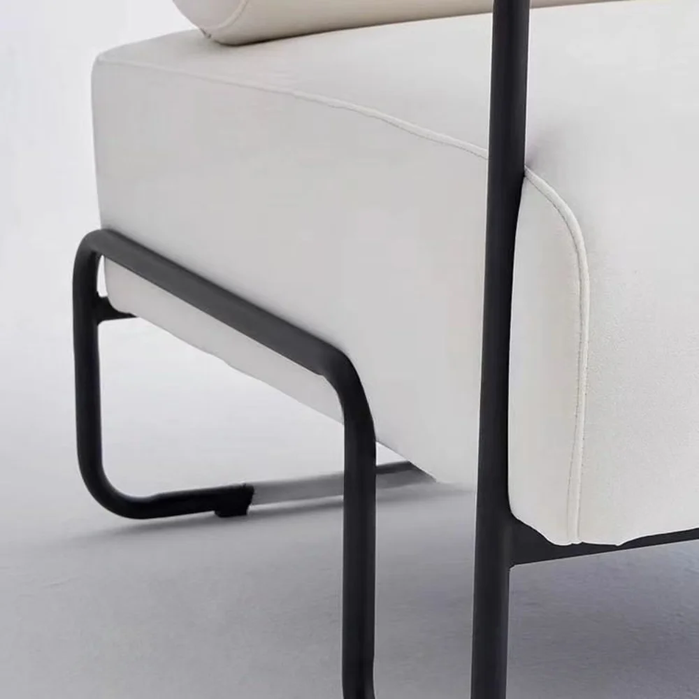 Eenpersoonsfauteuil in middeleeuwse stijl