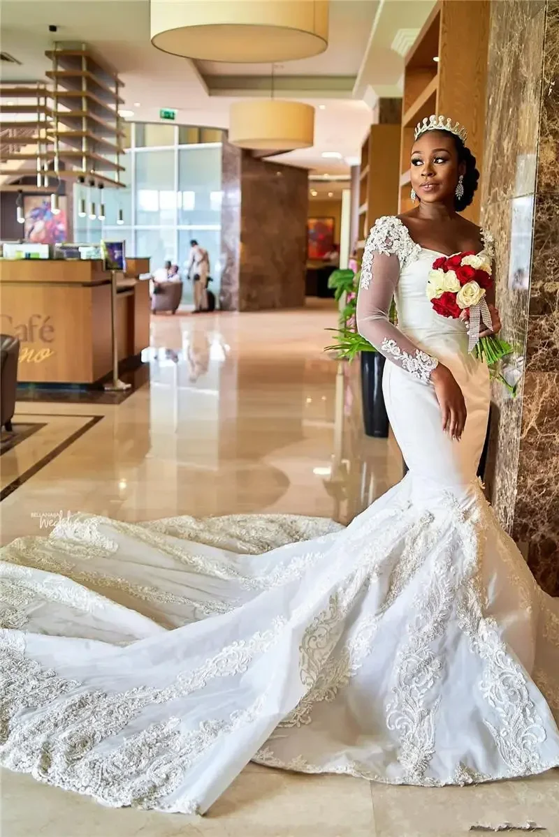 Customized African Sweetheart Mermaid Wedding Dresses Luxury Lace Long Sleeve Bridal Gowns