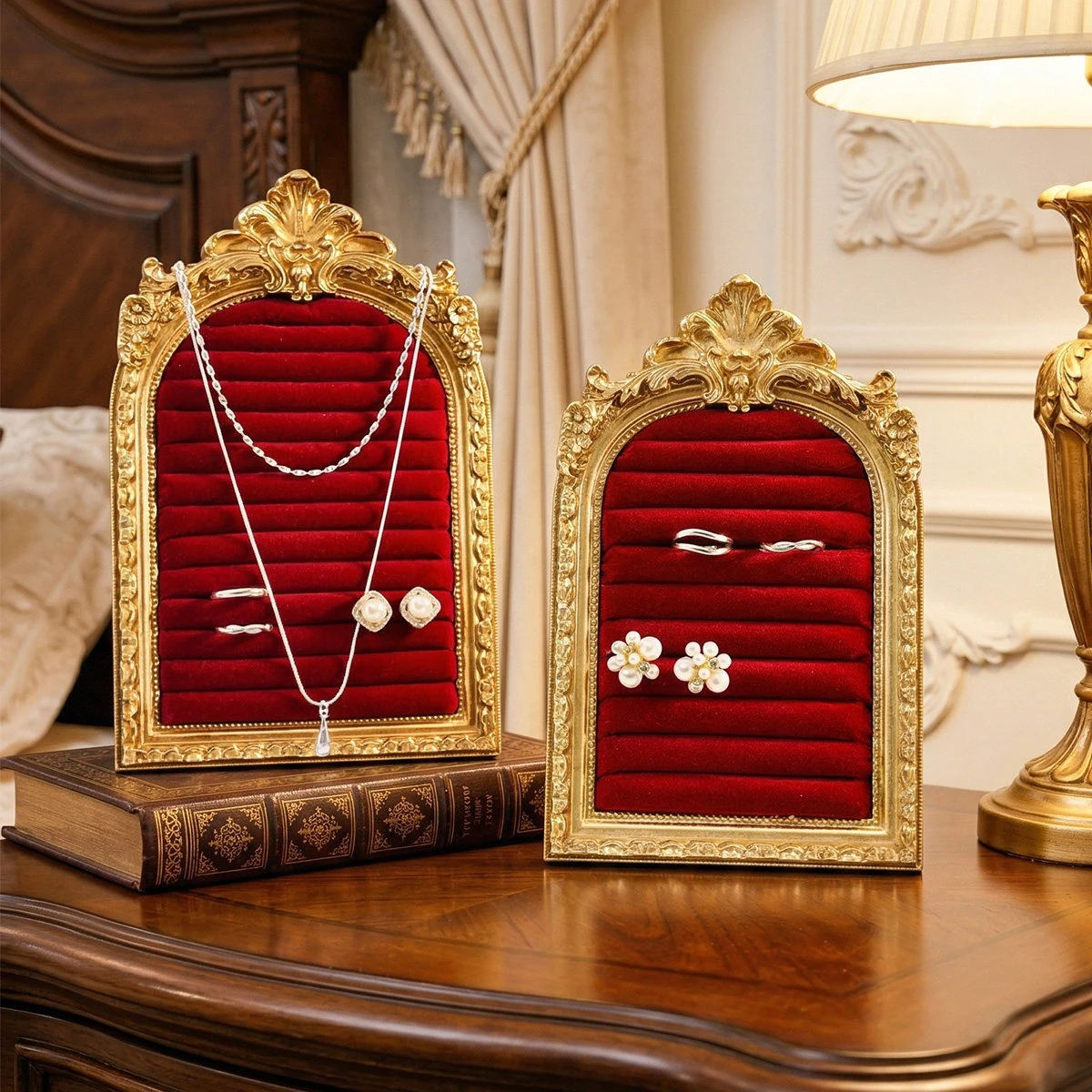 Retro Arched Frame Jewelry Storage Rack Three-dimensional Golden Frame Velvet Ring Box Earrings Display Stand Home Decoration