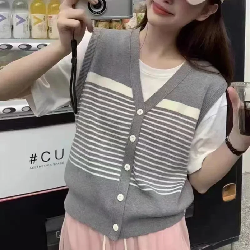 2024 Striped Contrast Color Knitted Waistcoat Women's New Autumn and Winter V-neck Vest Folded Sweater Cardigan Vest Top