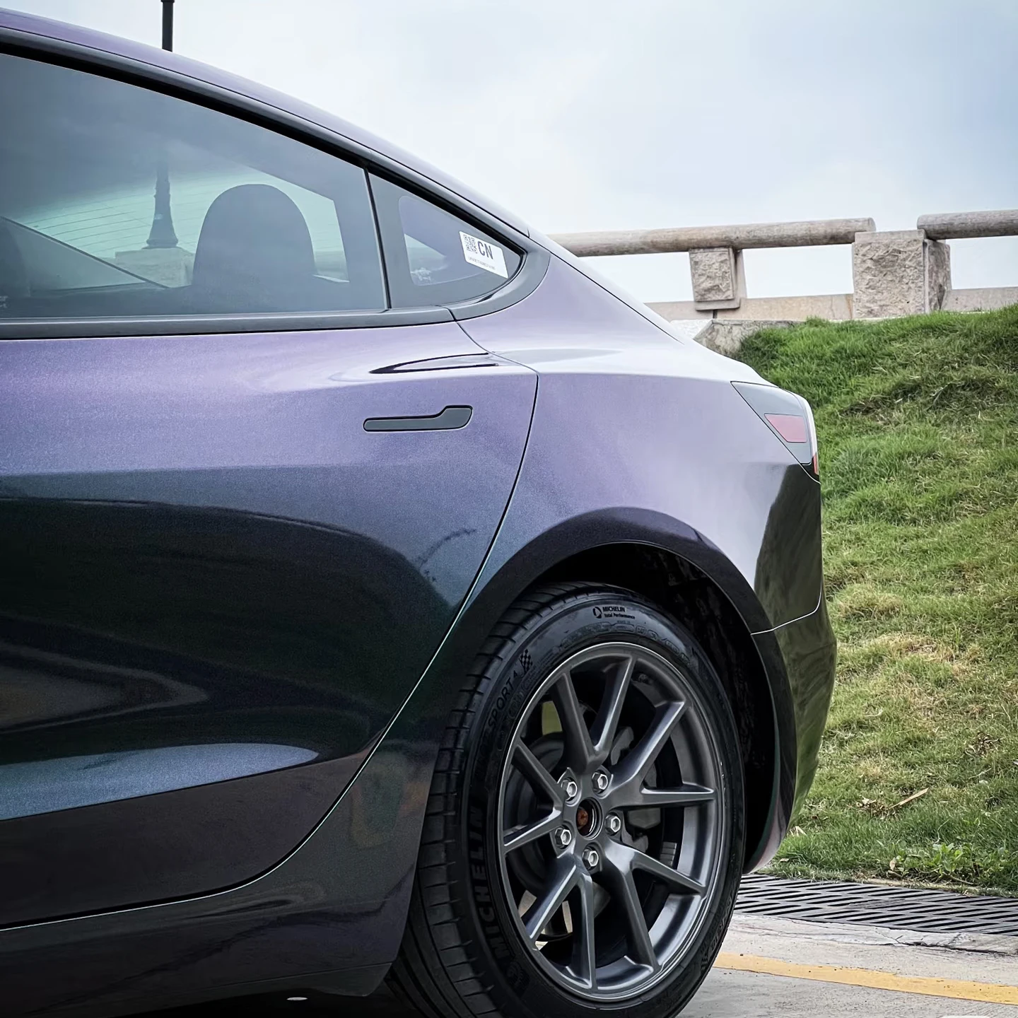 PET بريق الحرباء التفاف سيارة التفاف الألوان سقف السيارة الفينيل الأرجواني الأخضر التفاف لامع