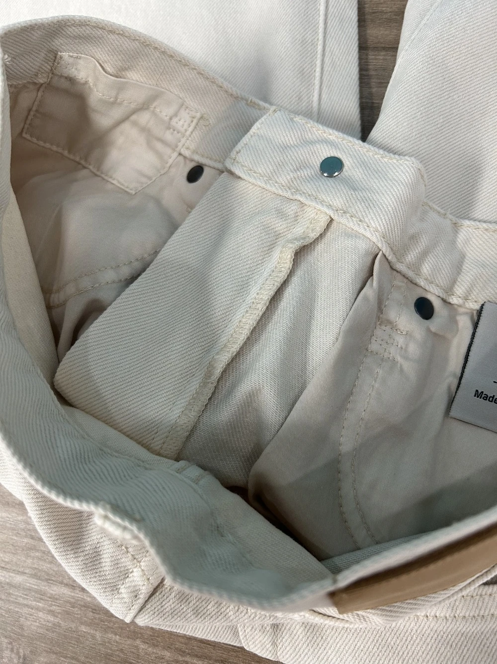 Early Autumn New High-waisted Off-white Graffiti Raw Edge Straight Denim Trousers for Women