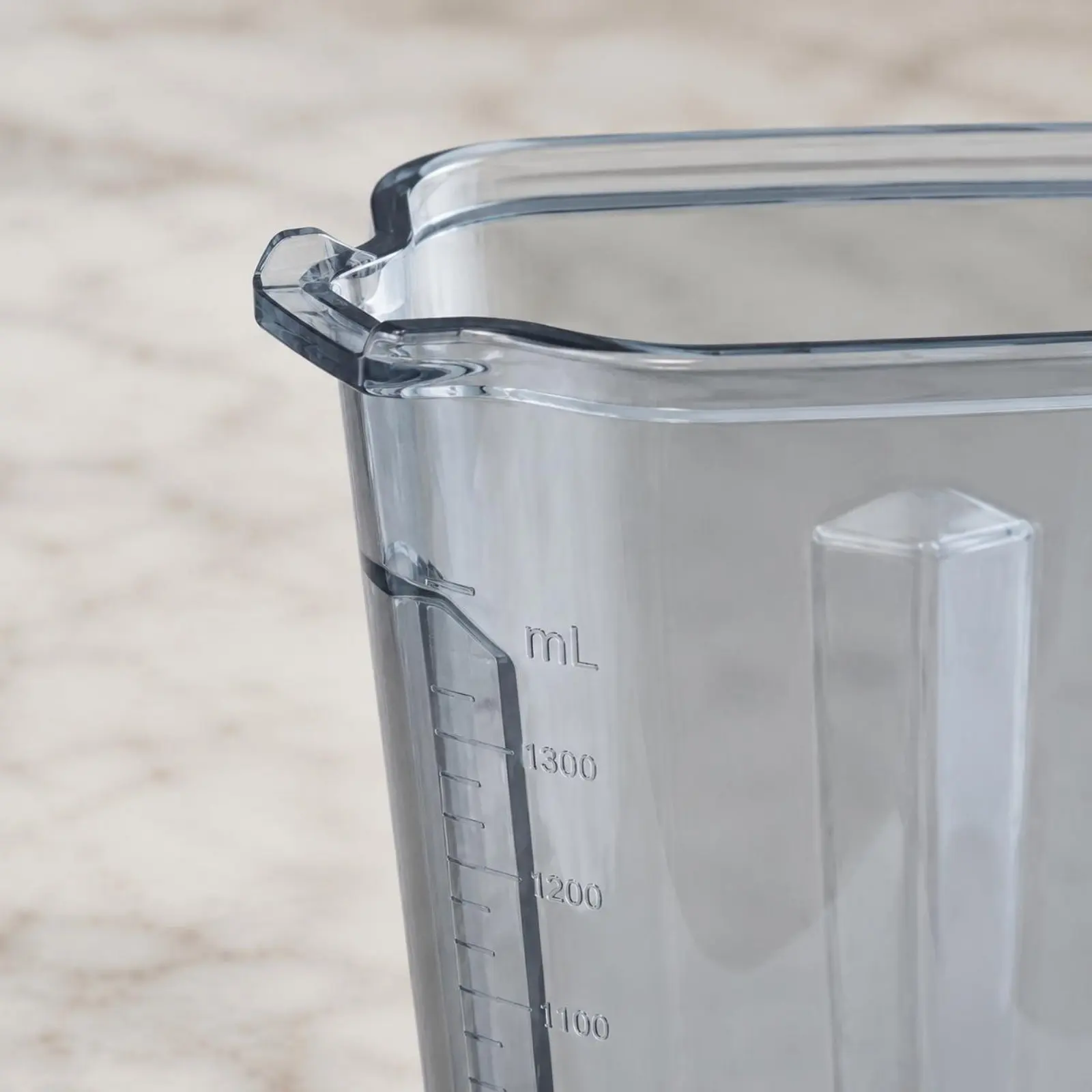 

Triangle Blender Cup Easy to Install Soy Soy Milk Preparation Cup Blender Pitcher with Lid