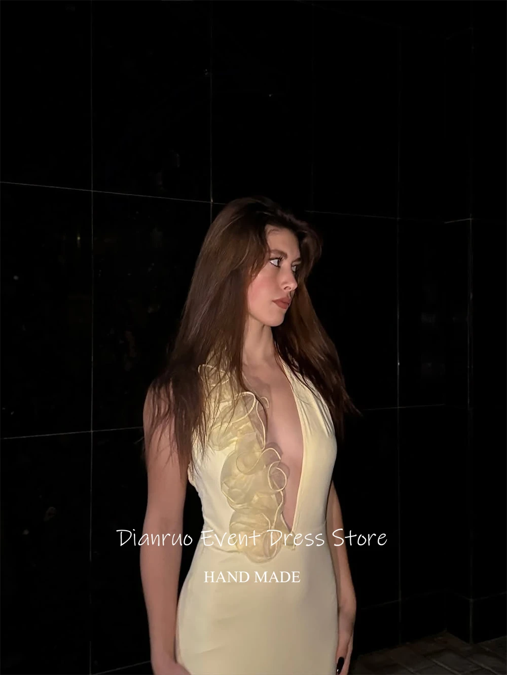 فساتين سهرة مكشكشة مصنوعة يدويًا من Dianruo مثيرة بفتحة رقبة على شكل V عميقة رداء De Soirée نسائي برقبة رسن وأربطة فيستدوس أنيقة مخصصة