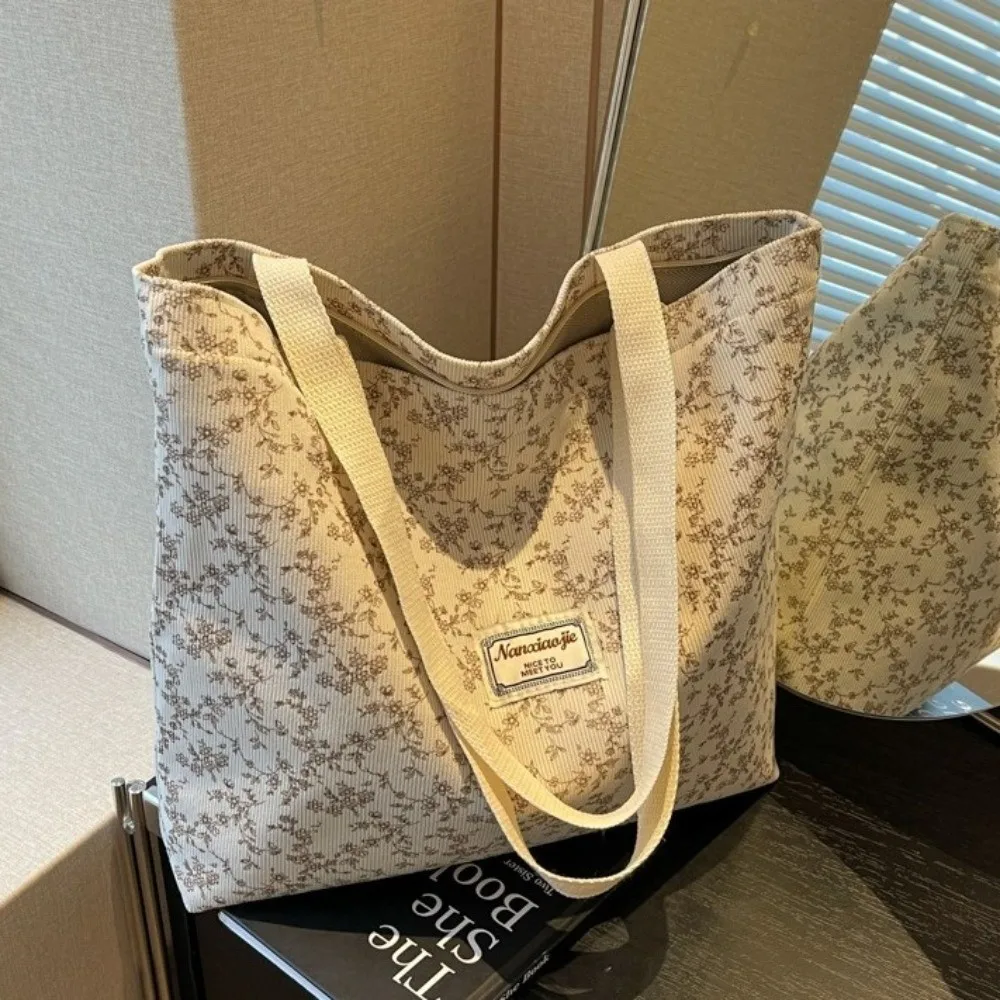 

Креативные мягкие сумки через плечо нежных цветов, вместительные, с цветочным дизайном, из вельветовой ткани, в милом стиле, для повседневного использования