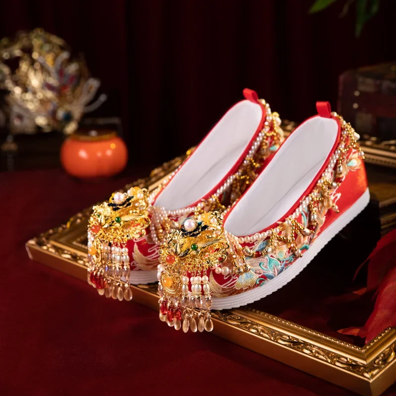 

CY228 2024 Spring And Summer New Chinese Bride Wedding Embroidered Shoes Ming System Height-raising Red Xiuhe Hanfu Shoes