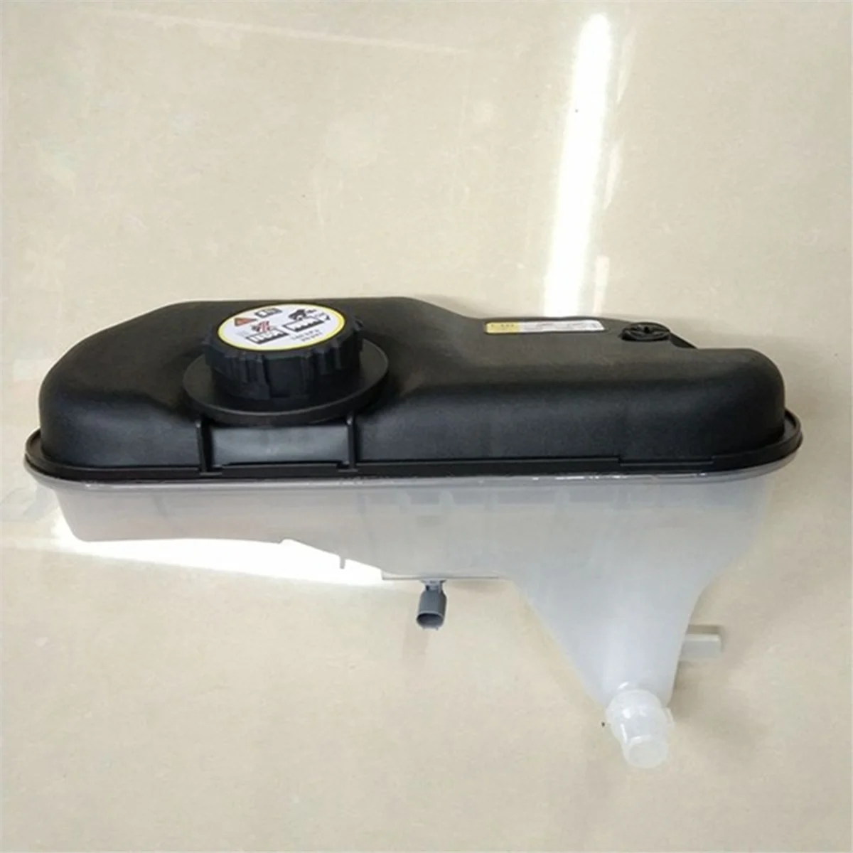 Expansion Tank Cooling Kettle Radiator Cooling Water Tank for Jaguar Xf X250 Xj X351 2009-2015 C2Z11668 C2P17700