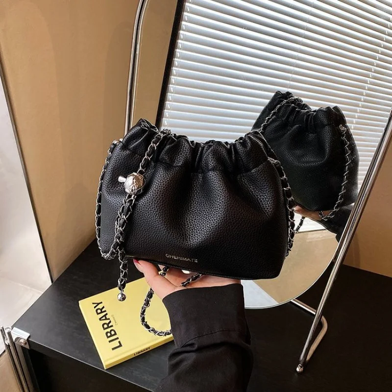 

Elegant Ladies Tote Bag In Soft Leather Foldable And Roomy With Inner Zipper Pocket Practical For Commute And Travel