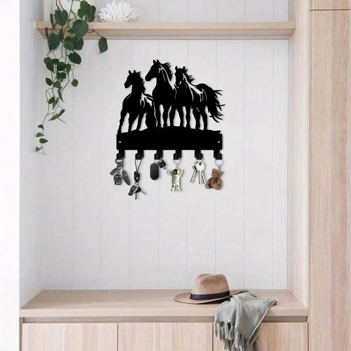 Metal Horse Head Key Holder, Wall Mounted Key Rack & Coat Hook, Iron Art for Office Kitchen Bathroom Decor