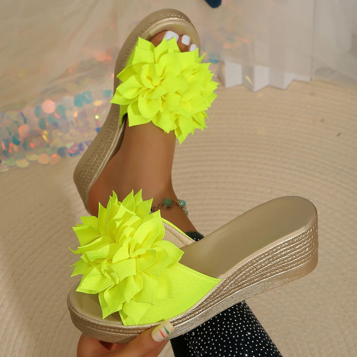 

Женские сандалии с цветочным принтом, сандалии на высоком каблуке с толстой подошвой, летние тапочки на платформе большого размера, женская обувь из полиуретана и резины