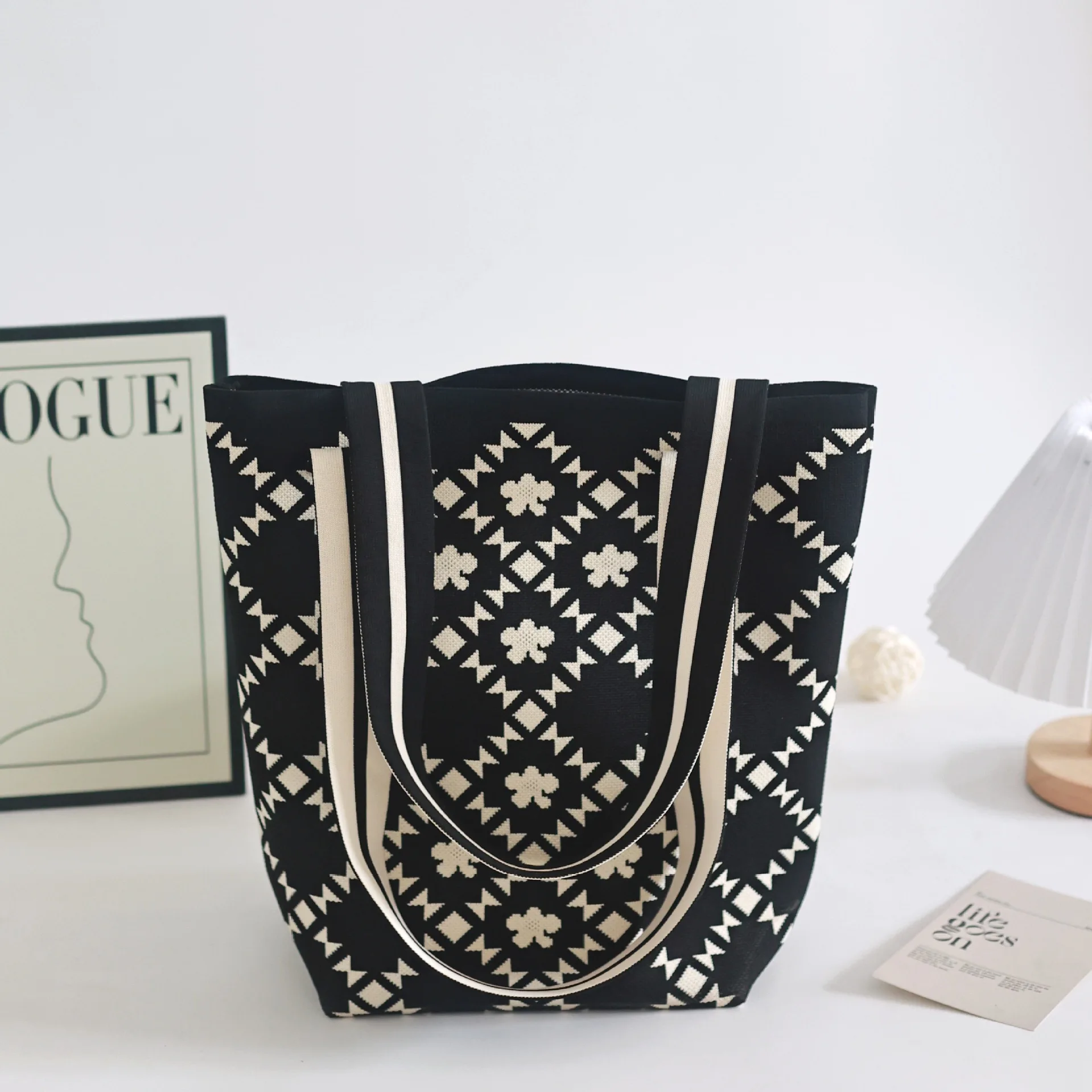 Women'S Bag Portable Large Capacity Striped Tote Handbag Handmade Knitted Bucket Phone Bags Large Capacity AutumnWinter Handbags